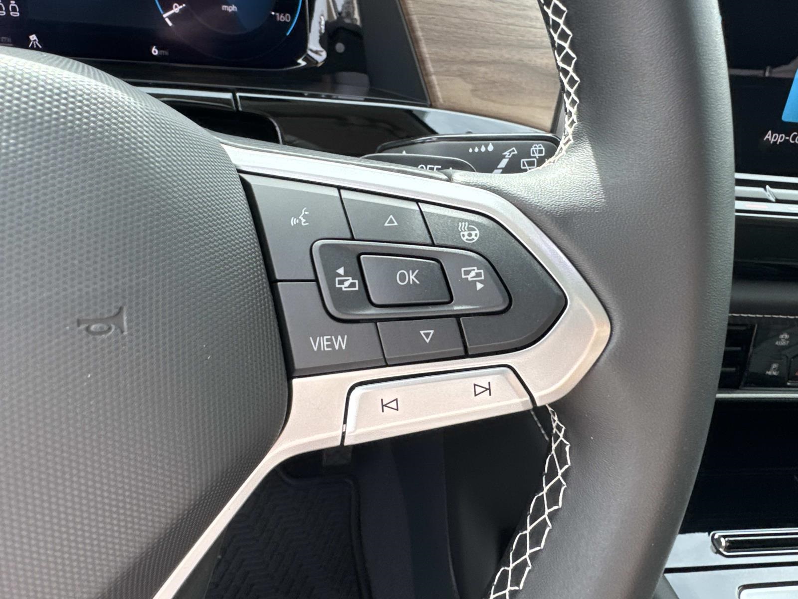 2026 Volkswagen Atlas SE Technology photo 14