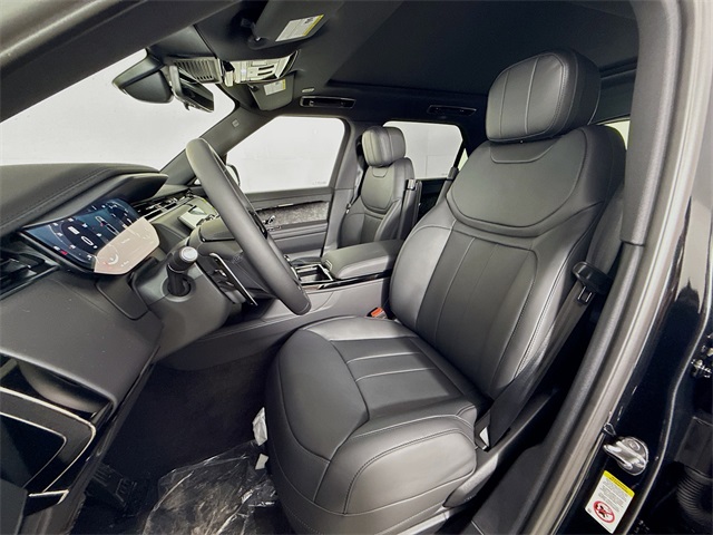2025 Land Rover Range Rover Sport SE photo 9