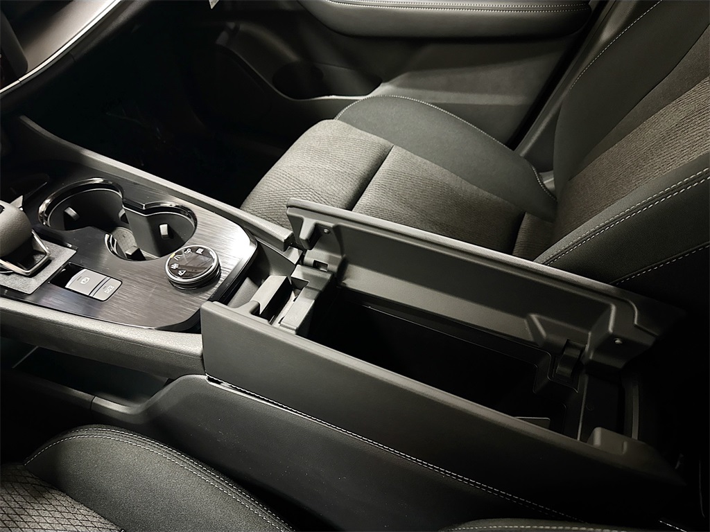 2026 Nissan Rogue SV photo 33