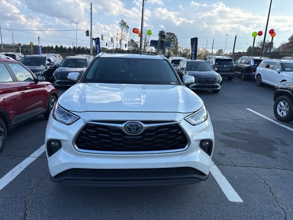 2021 Toyota Highlander Hybrid Limited photo 2