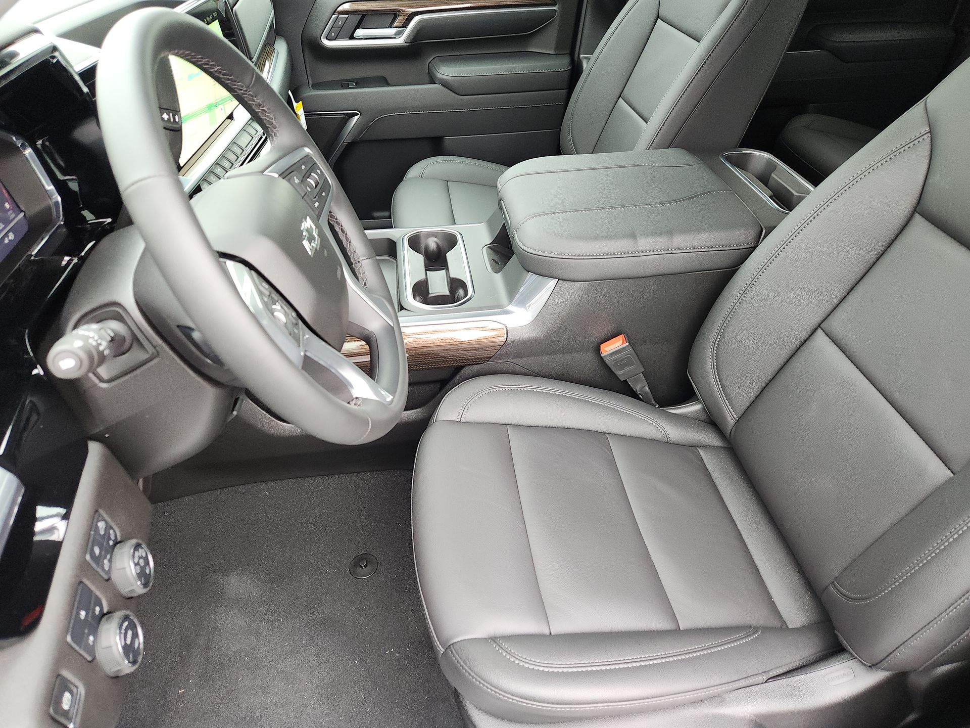 2025 Chevrolet Silverado 2500HD LT photo 18