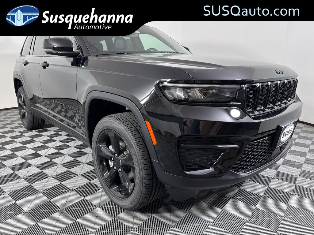 2025 Jeep Grand Cherokee Altitude's photo