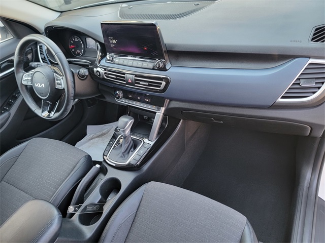 2023 Kia Seltos S photo 18