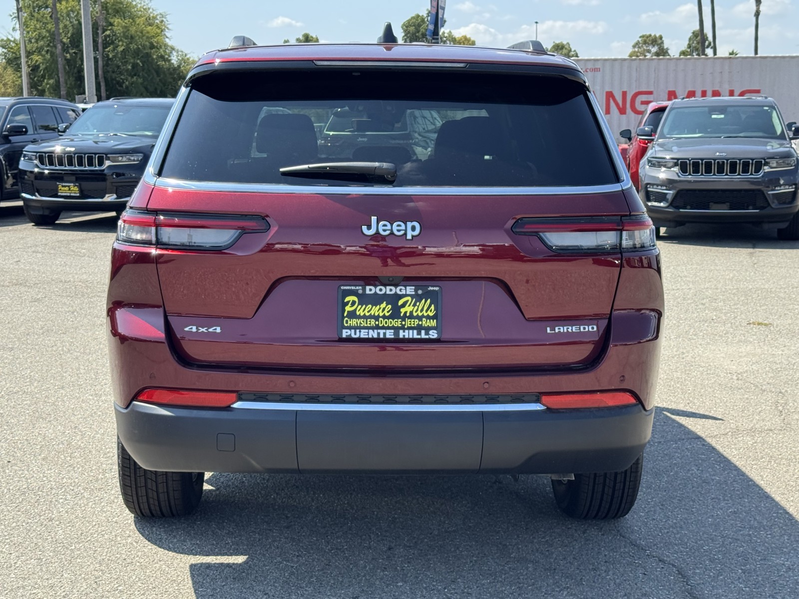 2025 Jeep Grand Cherokee Laredo photo 5
