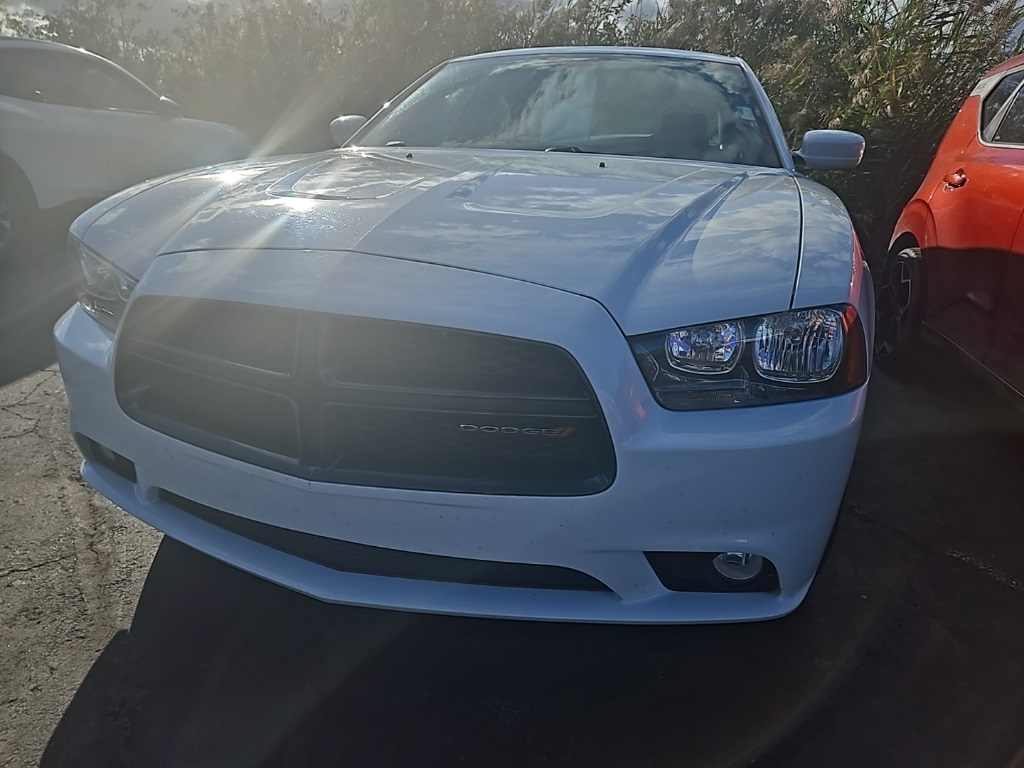 2014 Dodge Charger SXT photo 4