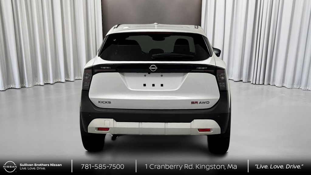 2026 Nissan Kicks SR photo 3