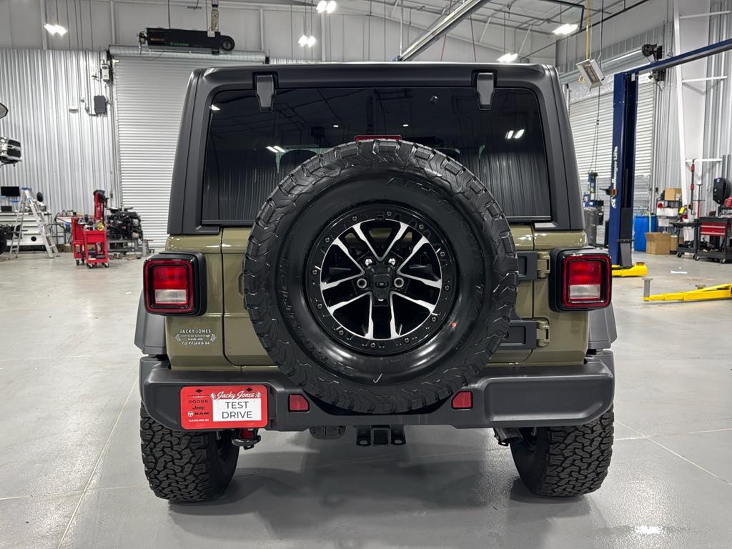 2025 Jeep Wrangler Willys photo 7