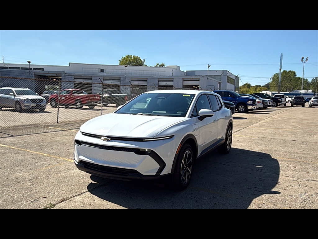 2026 Chevrolet Equinox EV 1LT photo 2