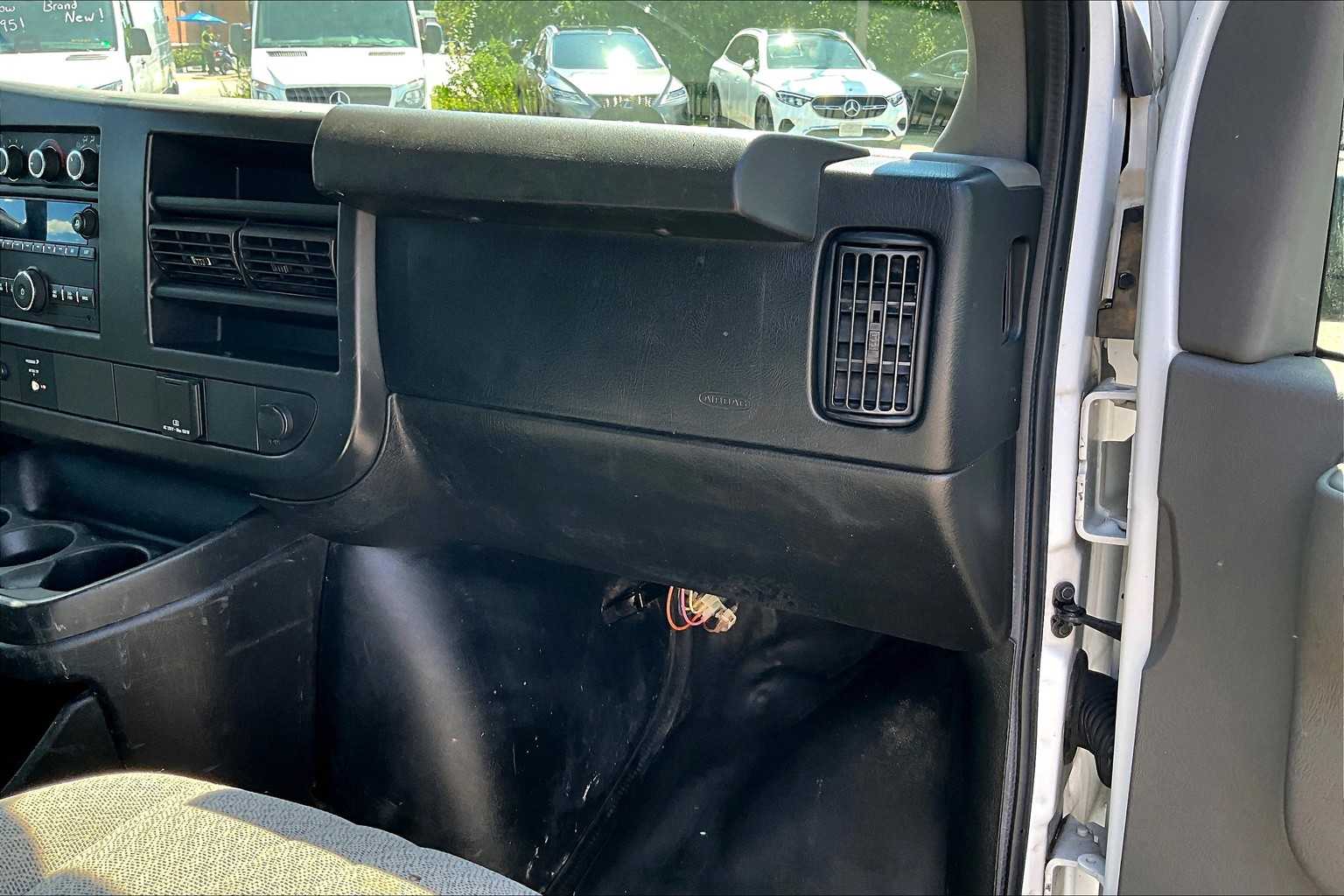 2017 Chevrolet Express 2500 Cargo photo 15