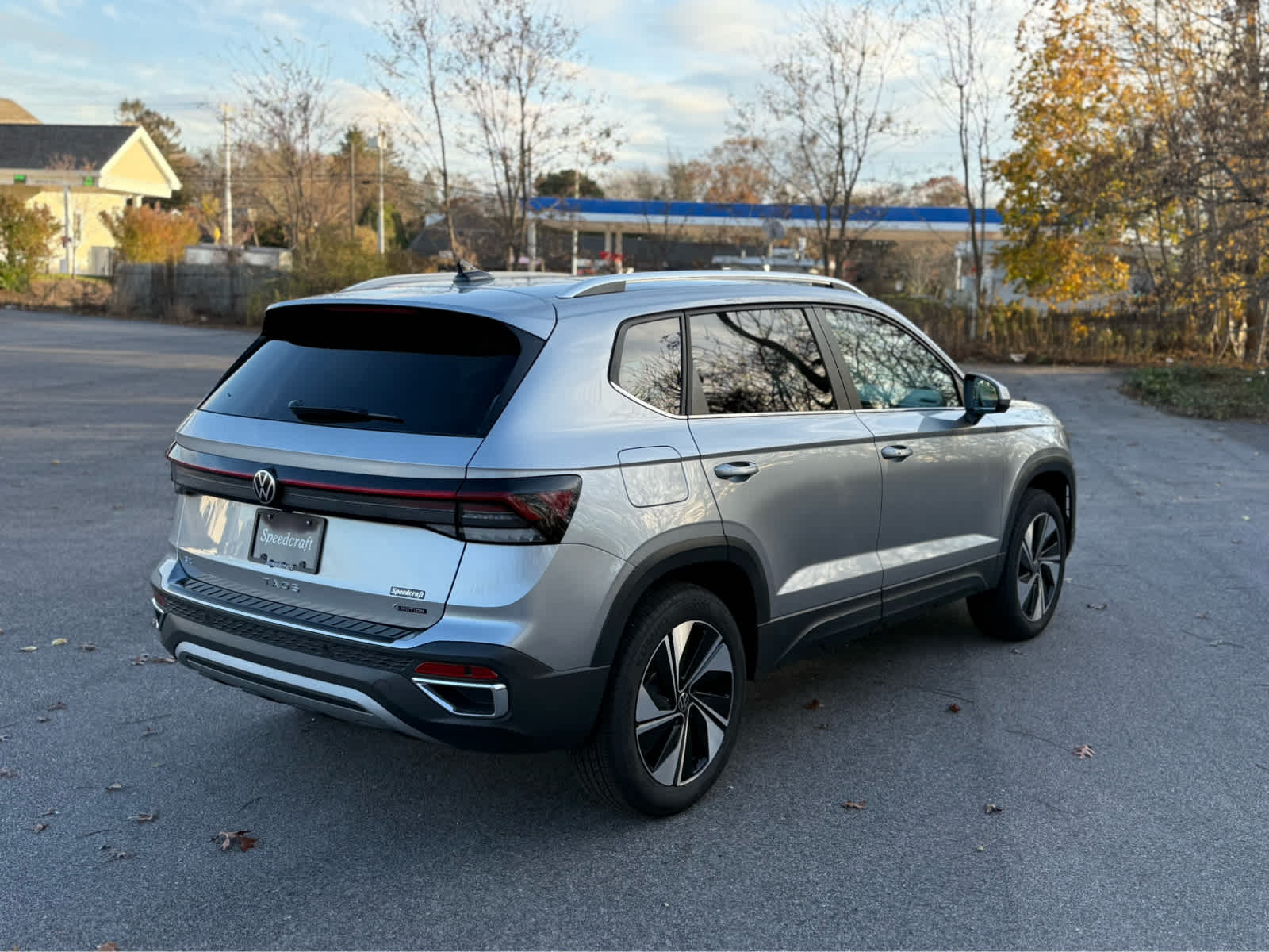2025 Volkswagen Taos SE photo 3