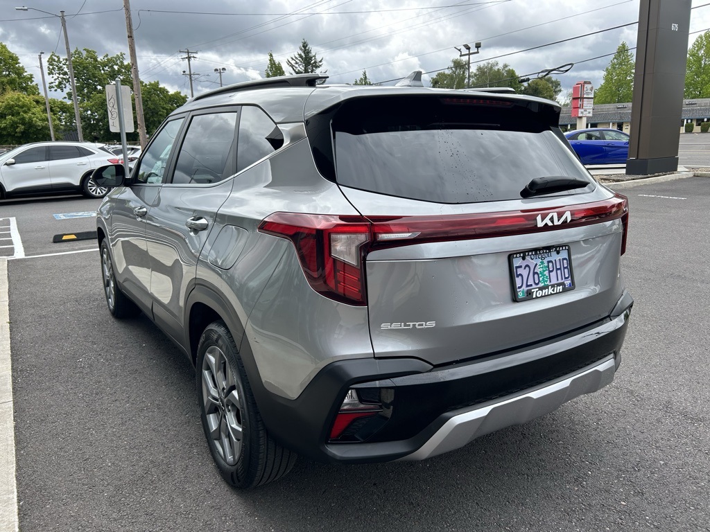 2024 Kia Seltos S photo 6