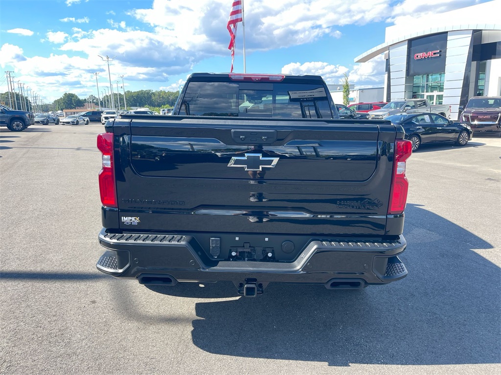 2025 Chevrolet Silverado 1500 High Country photo 3