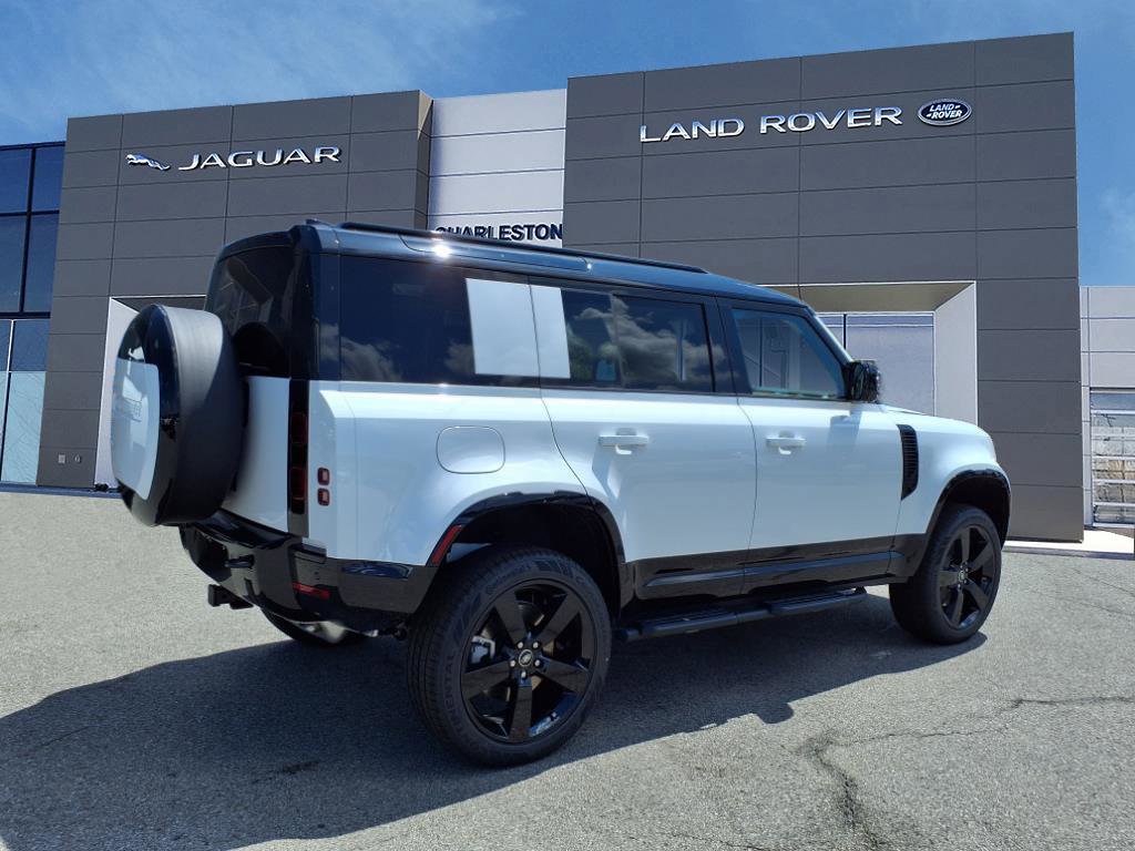 2025 Land Rover Defender 110 X-Dynamic SE photo 5