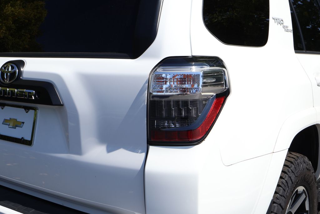 2020 Toyota 4Runner TRD Off-Road photo 7