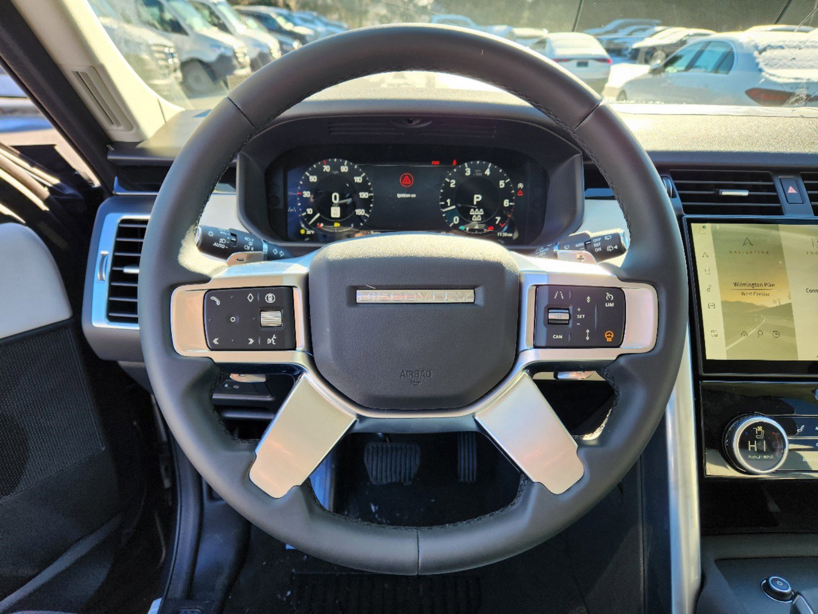 2025 Land Rover Discovery S photo 15
