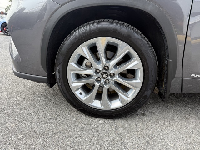 2021 Toyota Highlander Hybrid Limited photo 9