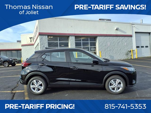 2025 Nissan Kicks Play S photo 2