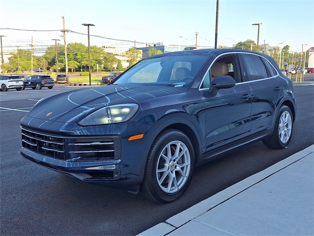 2024 Porsche Cayenne Base photo 4