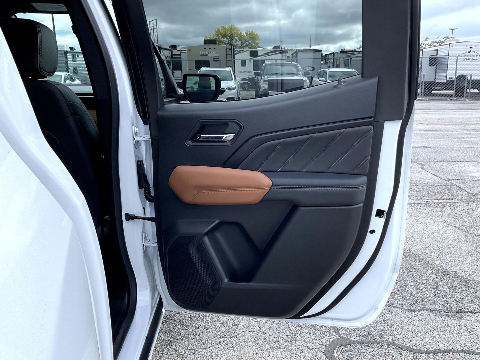 2026 Gmc Canyon AT4 photo 17