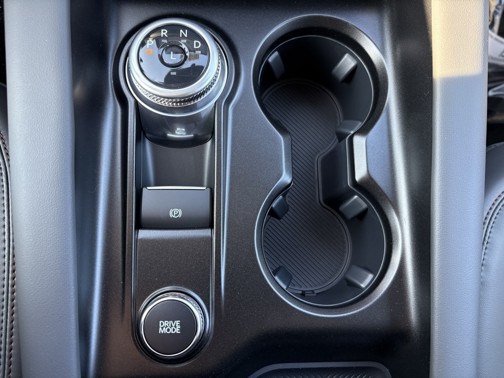 2025 Ford Explorer photo 11