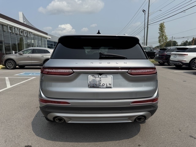 2022 Lincoln Corsair Standard photo 4