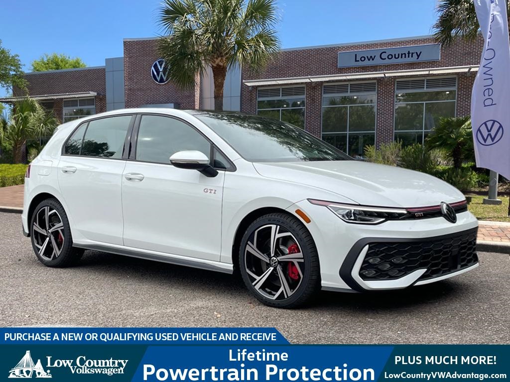 2026 Volkswagen Golf GTI SE's photo