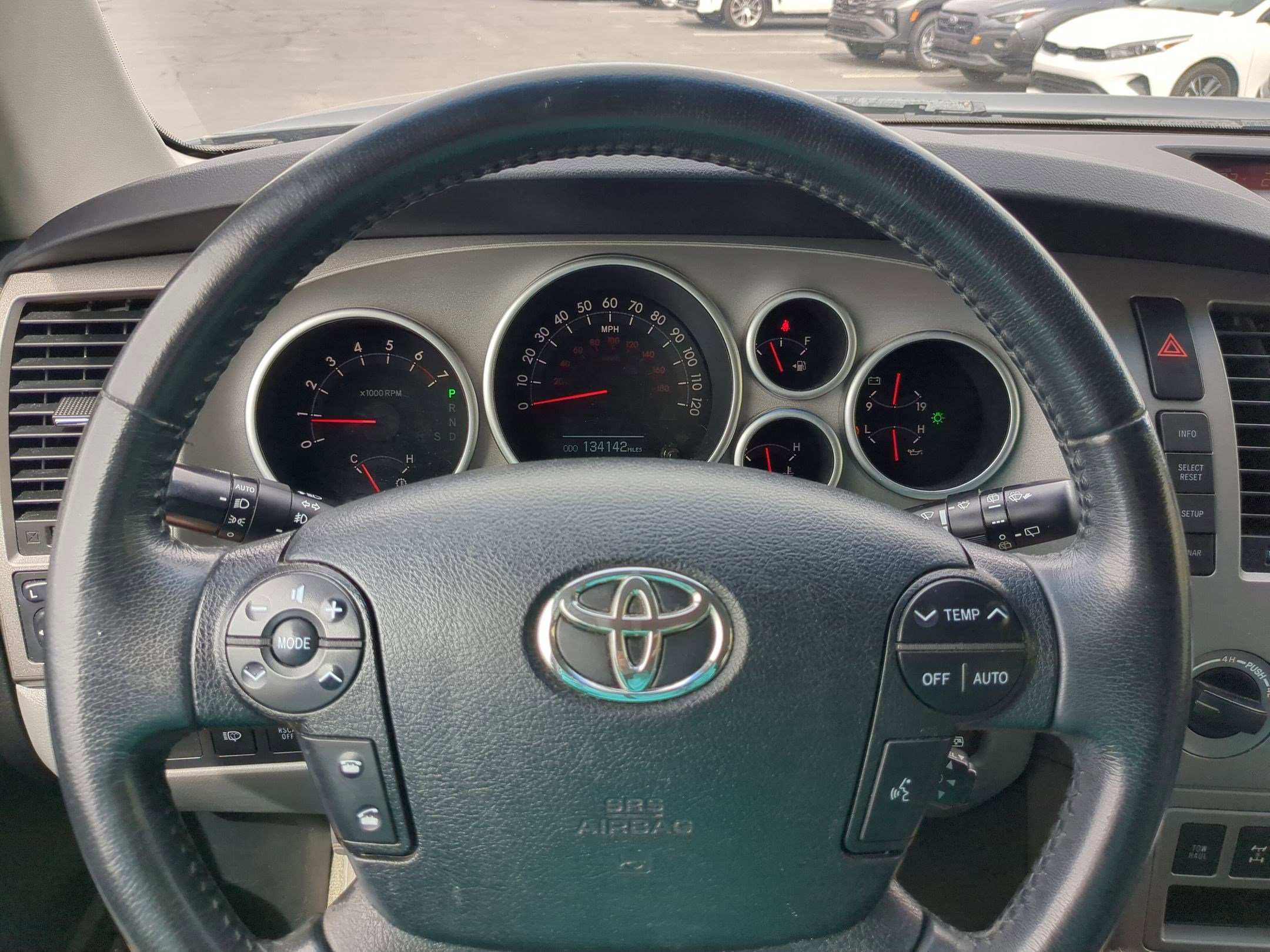 2010 Toyota Sequoia photo 15