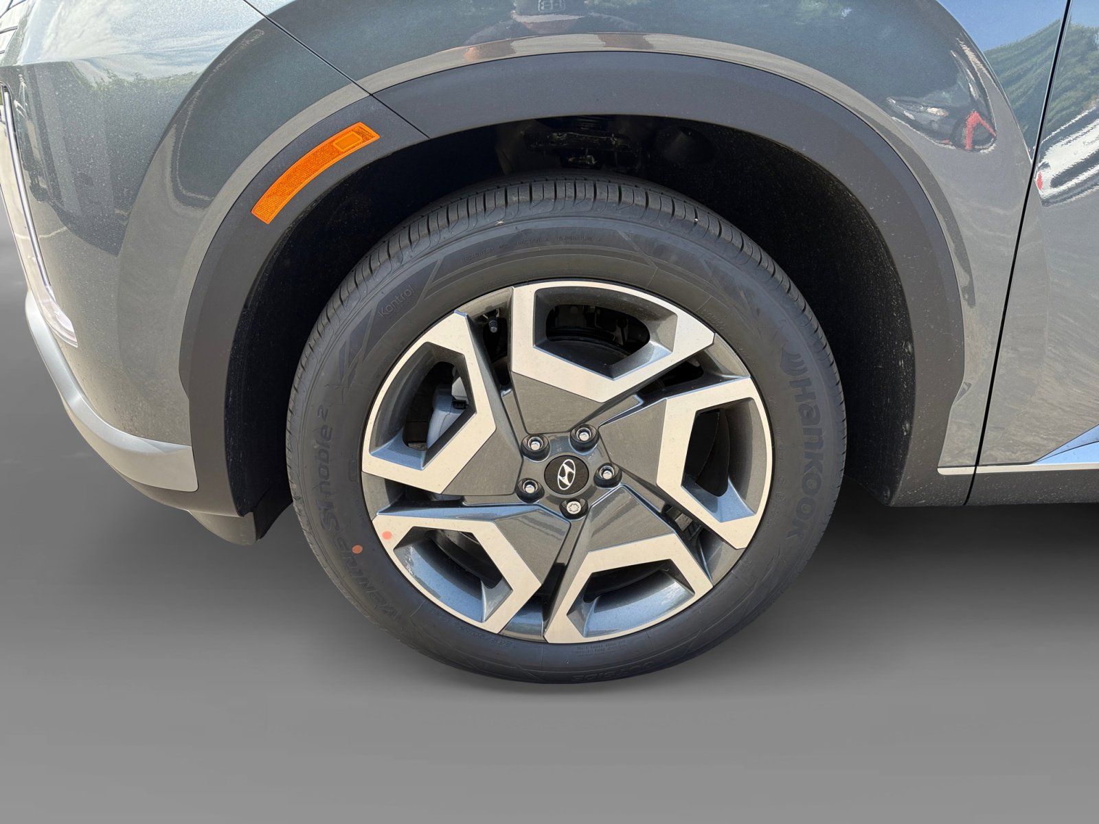 New 2025 Steel Graphite Hyundai SEL Premium AWD image 9