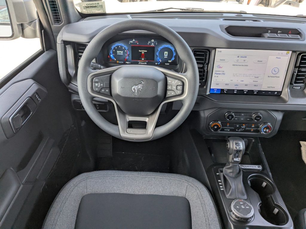 2025 Ford Bronco Base photo 14