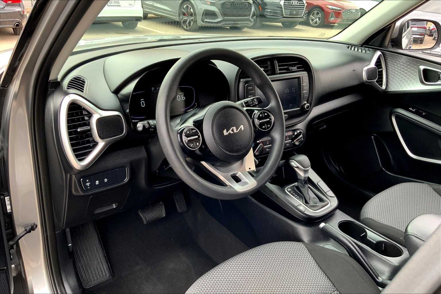 2023 Kia Soul LX photo 15