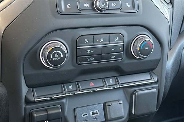 2025 Chevrolet Silverado 2500HD photo 21