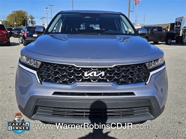 2022 Kia Sorento LX photo 2