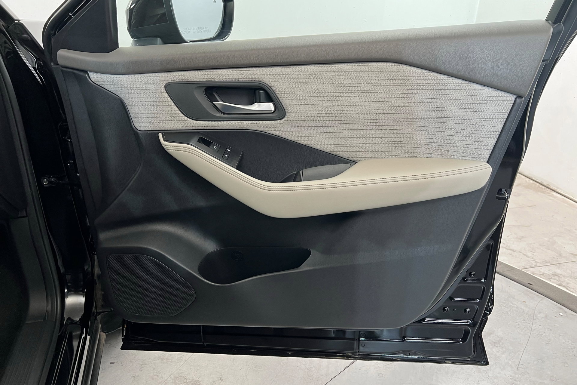 2023 Nissan Rogue SV photo 22