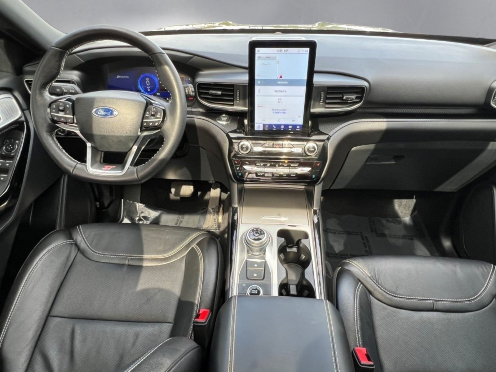 2022 Ford Explorer ST photo 3