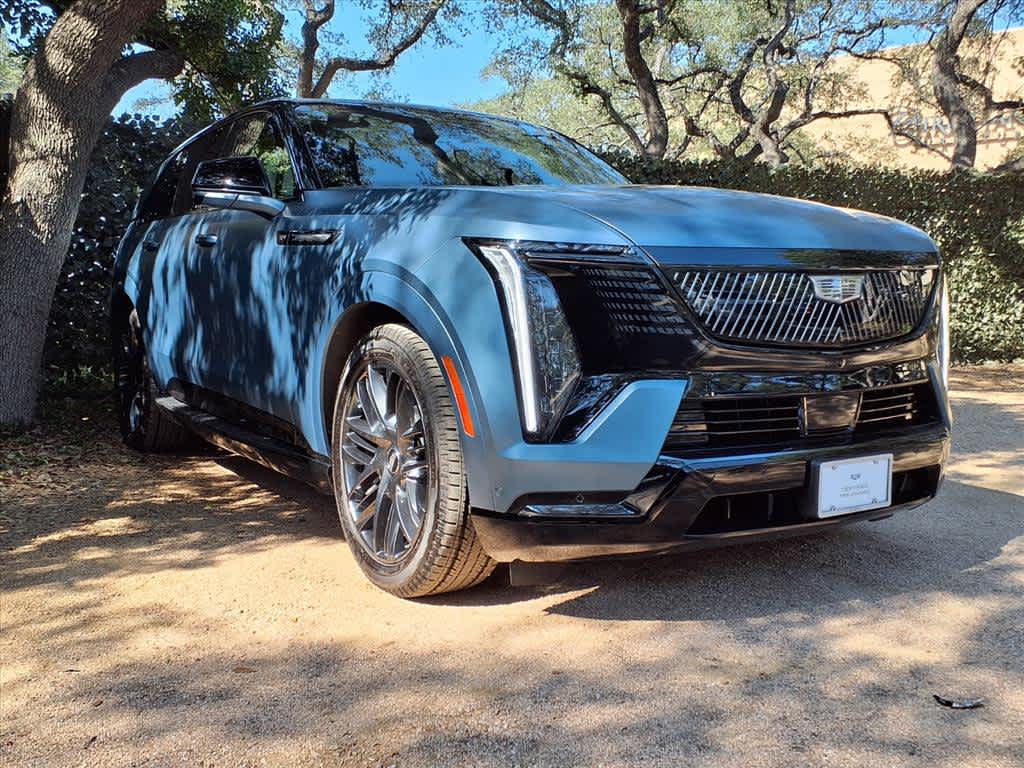 2025 Cadillac Escalade IQ Sport photo 3