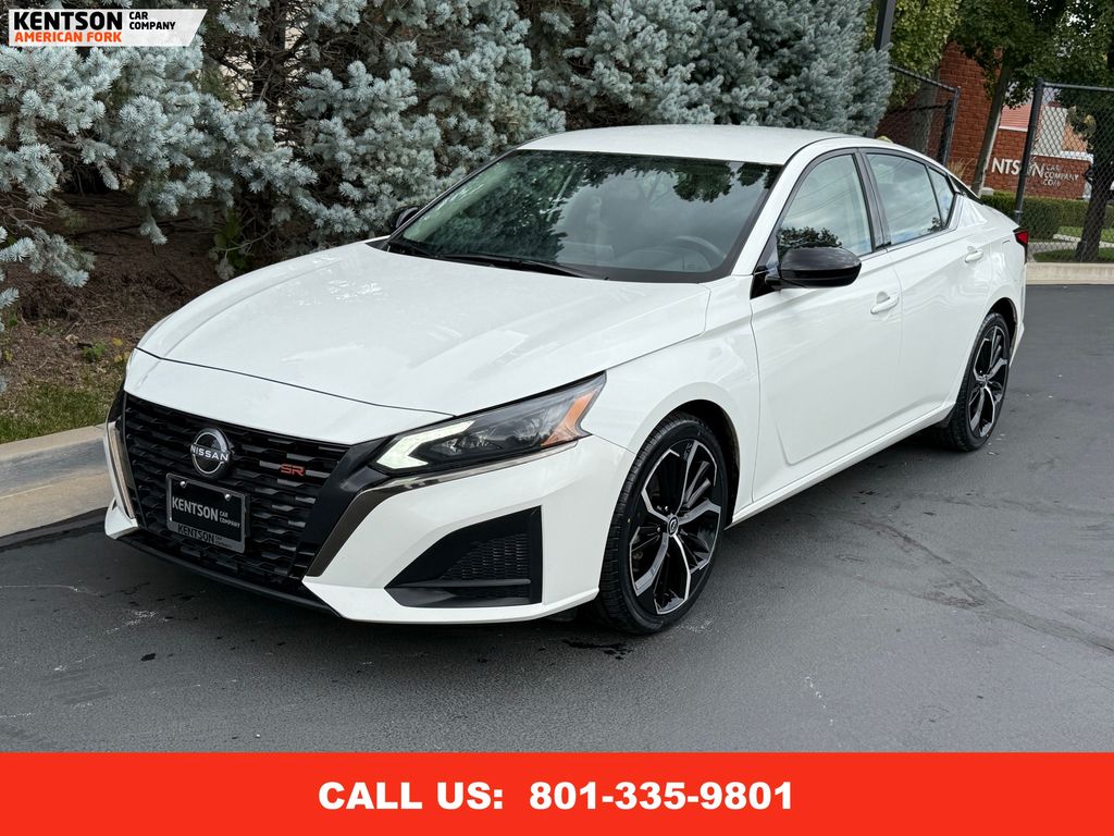 2024 Nissan Altima 2.5 SR photo 3