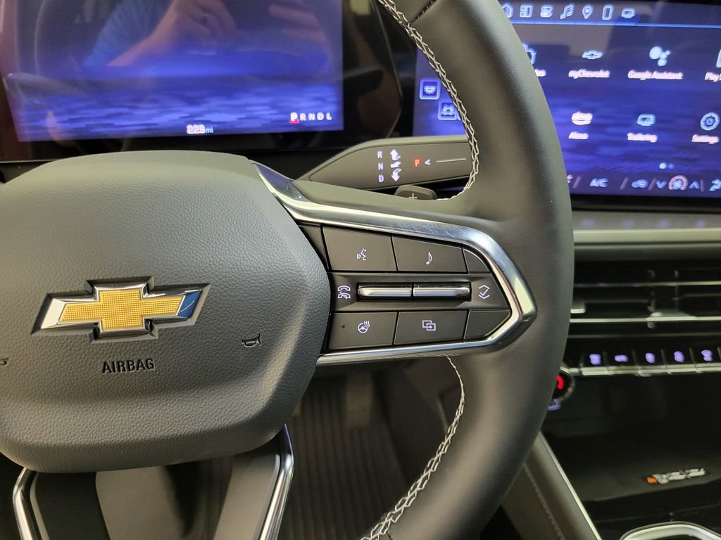 2025 Chevrolet Traverse photo 6