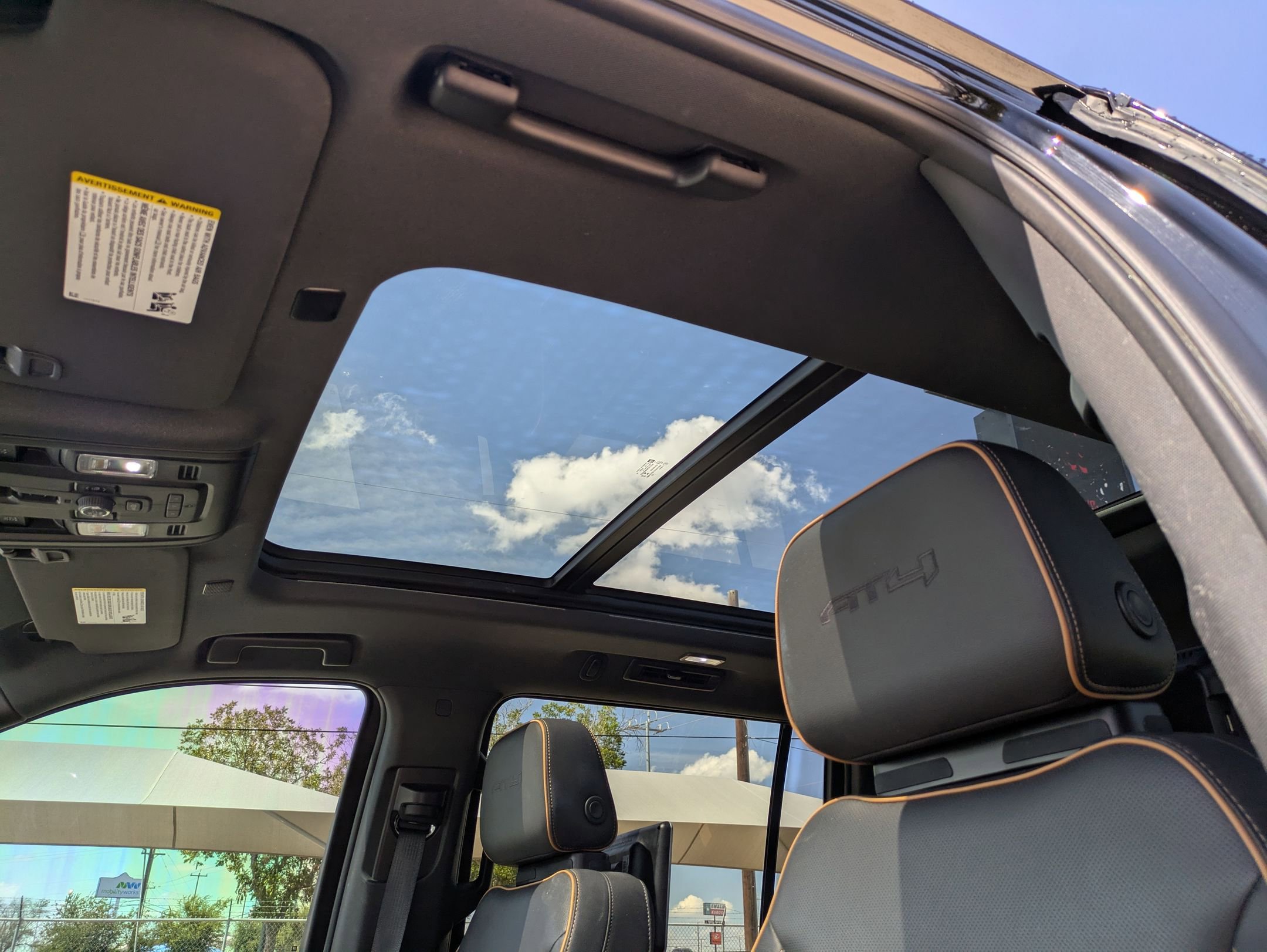 2023 Gmc Yukon XL AT4 photo 14
