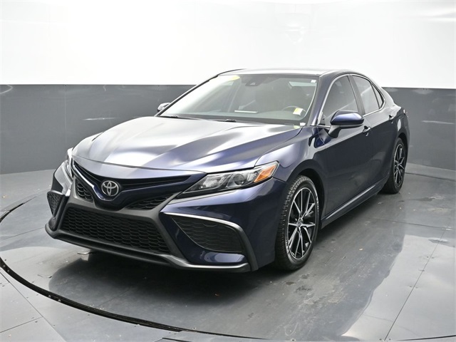 2021 Toyota Camry SE's photo