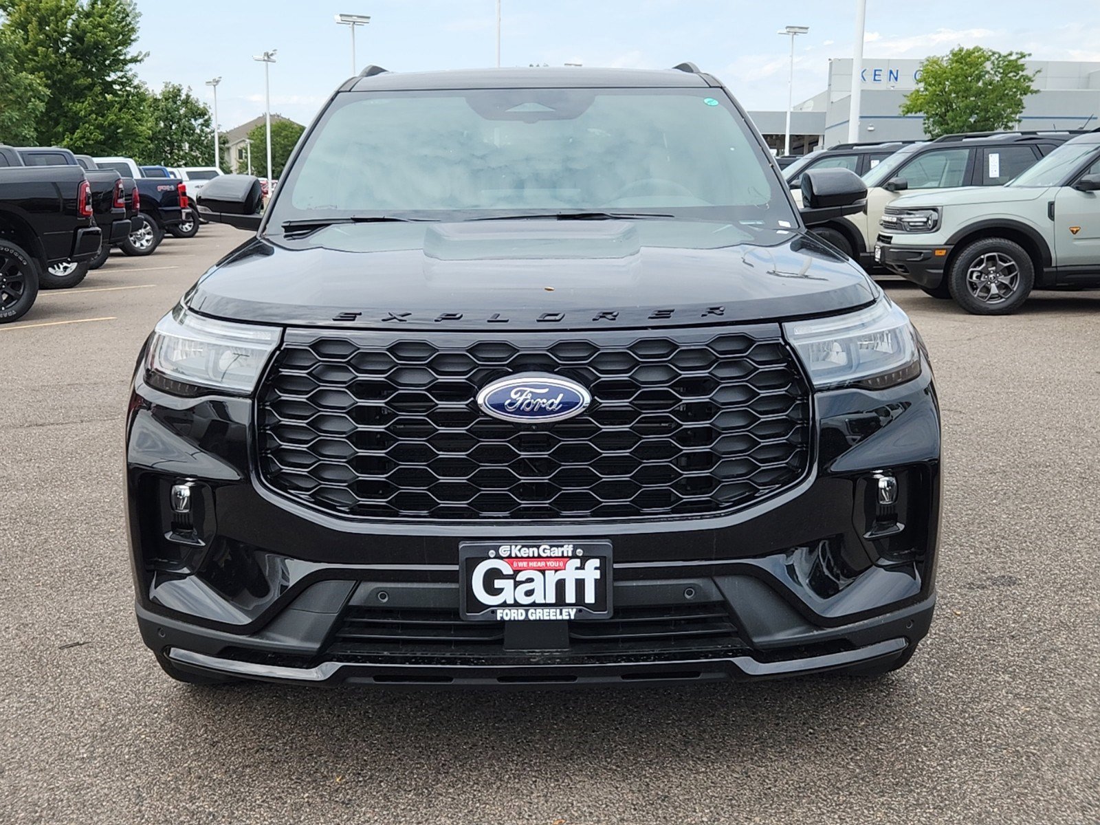 2025 Ford Explorer ST-Line photo 3