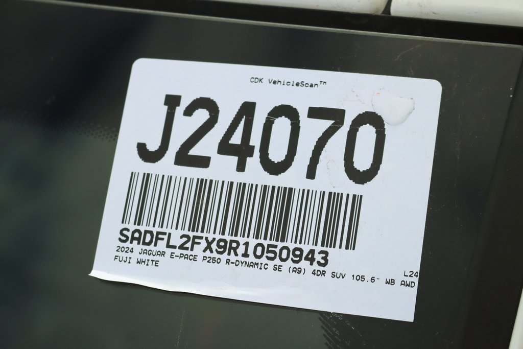 2024 JAGUAR E-PACE - Image 30