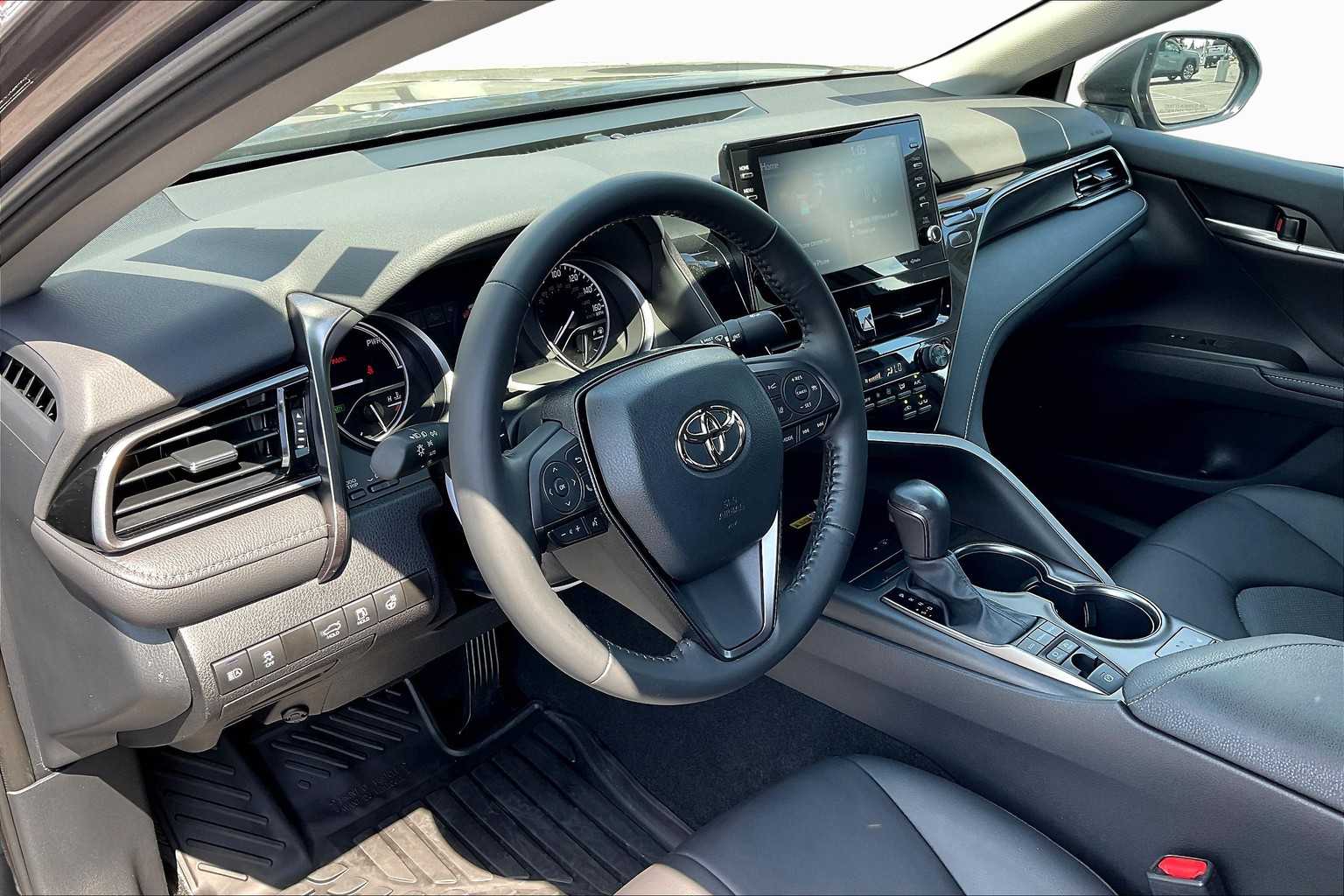 2023 Toyota Camry Hybrid XSE photo 16