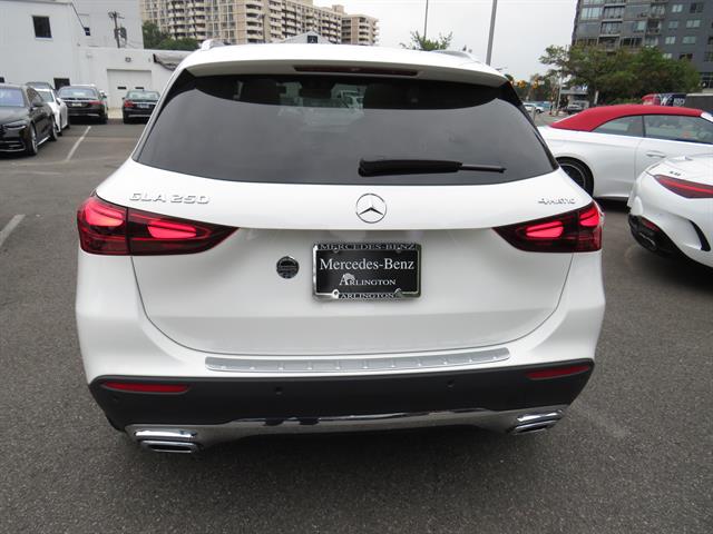 2025 Mercedes Benz GLA 250 4MATIC photo 3