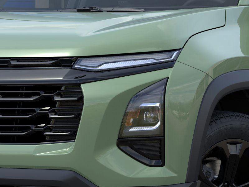 2026 Chevrolet Equinox LT photo 2