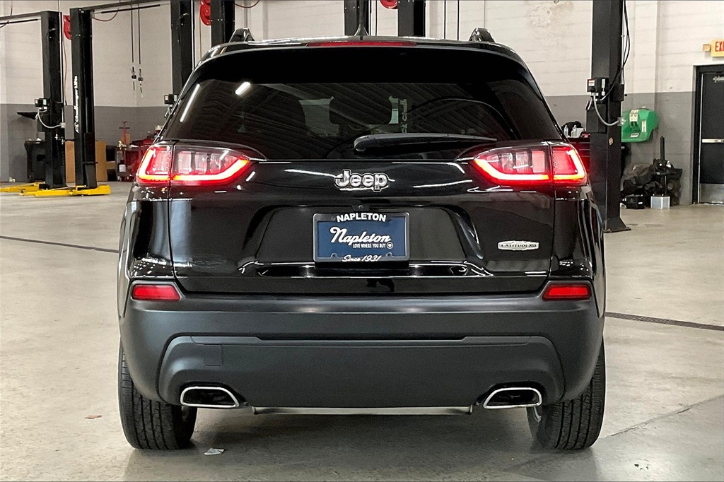 2022 Jeep Cherokee Latitude Lux photo 3