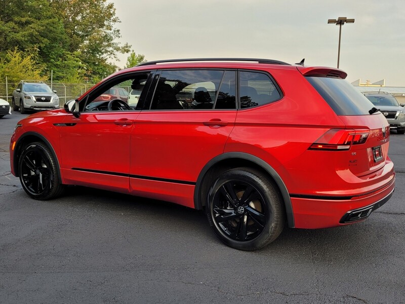 2024 Volkswagen Tiguan SE R-Line Black photo 4