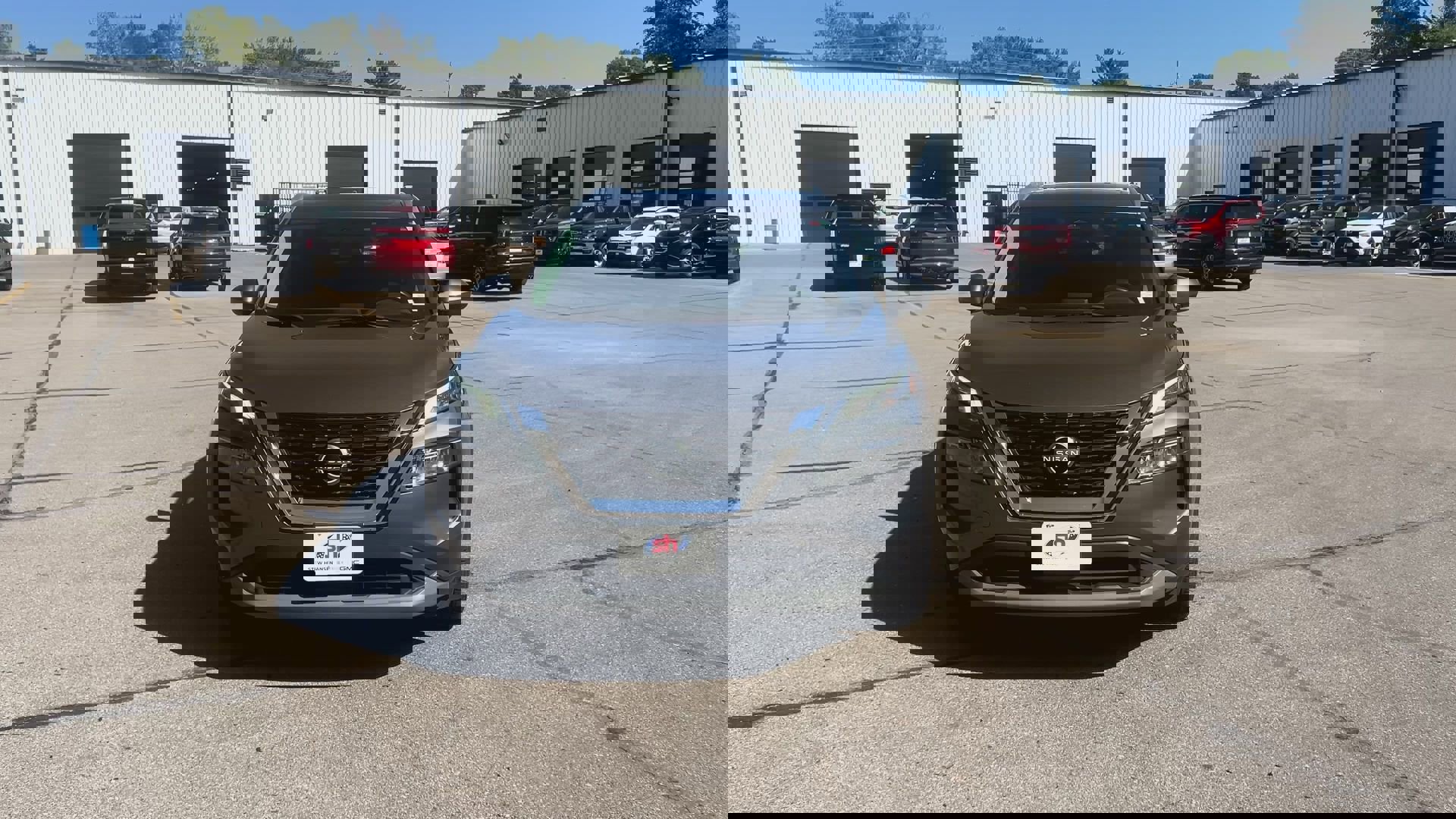 2023 Nissan Rogue SV photo 3