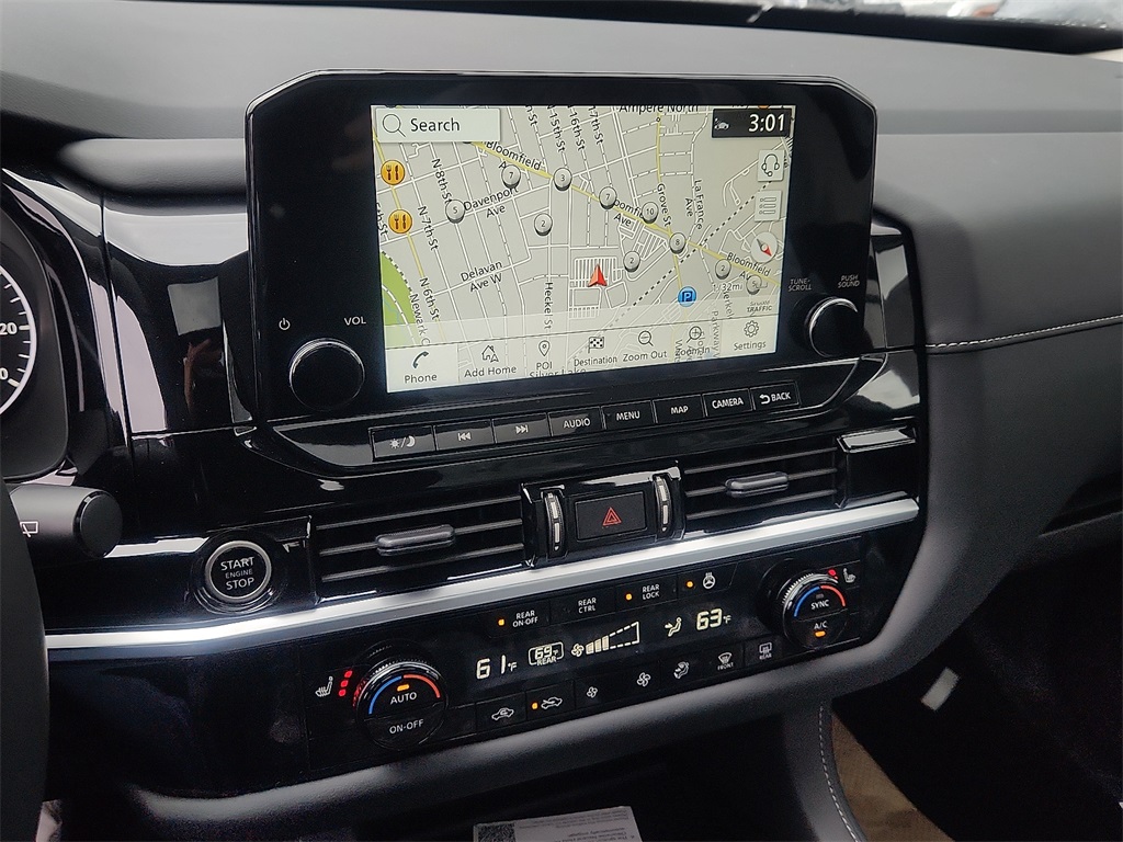2025 Nissan Pathfinder SL photo 12