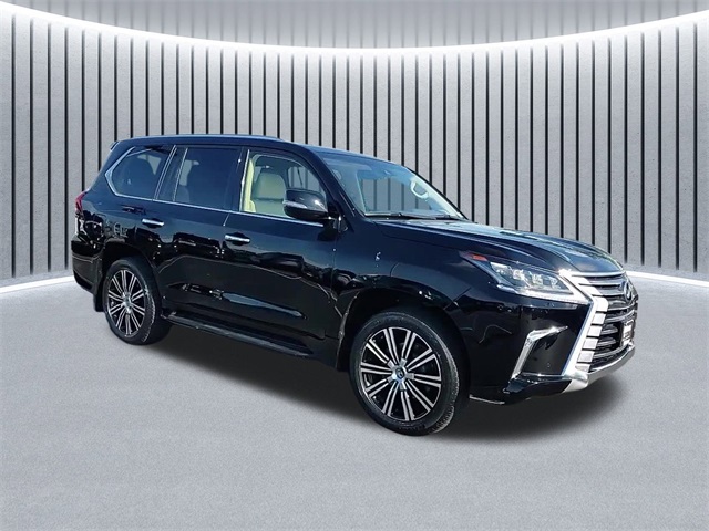 2021 Lexus LX 570's photo