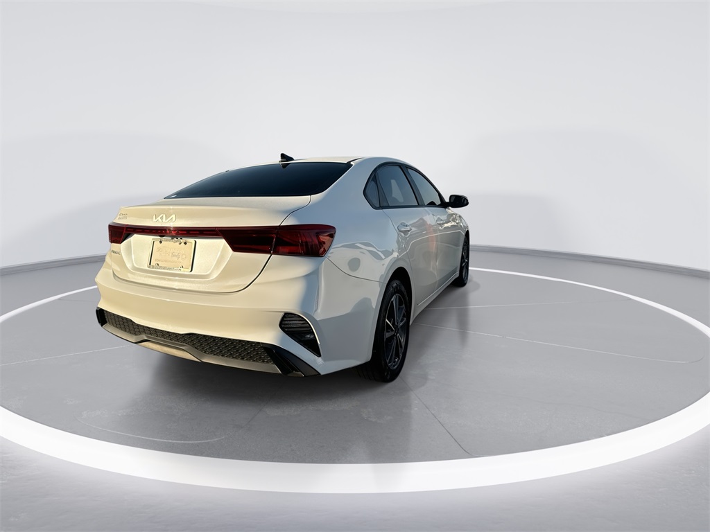 2024 Kia Forte LXS photo 8